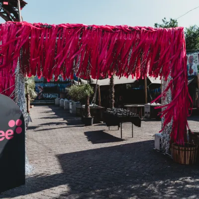 Entreepoort met slinger 