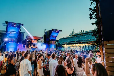 MØPA | Stage design | Podium